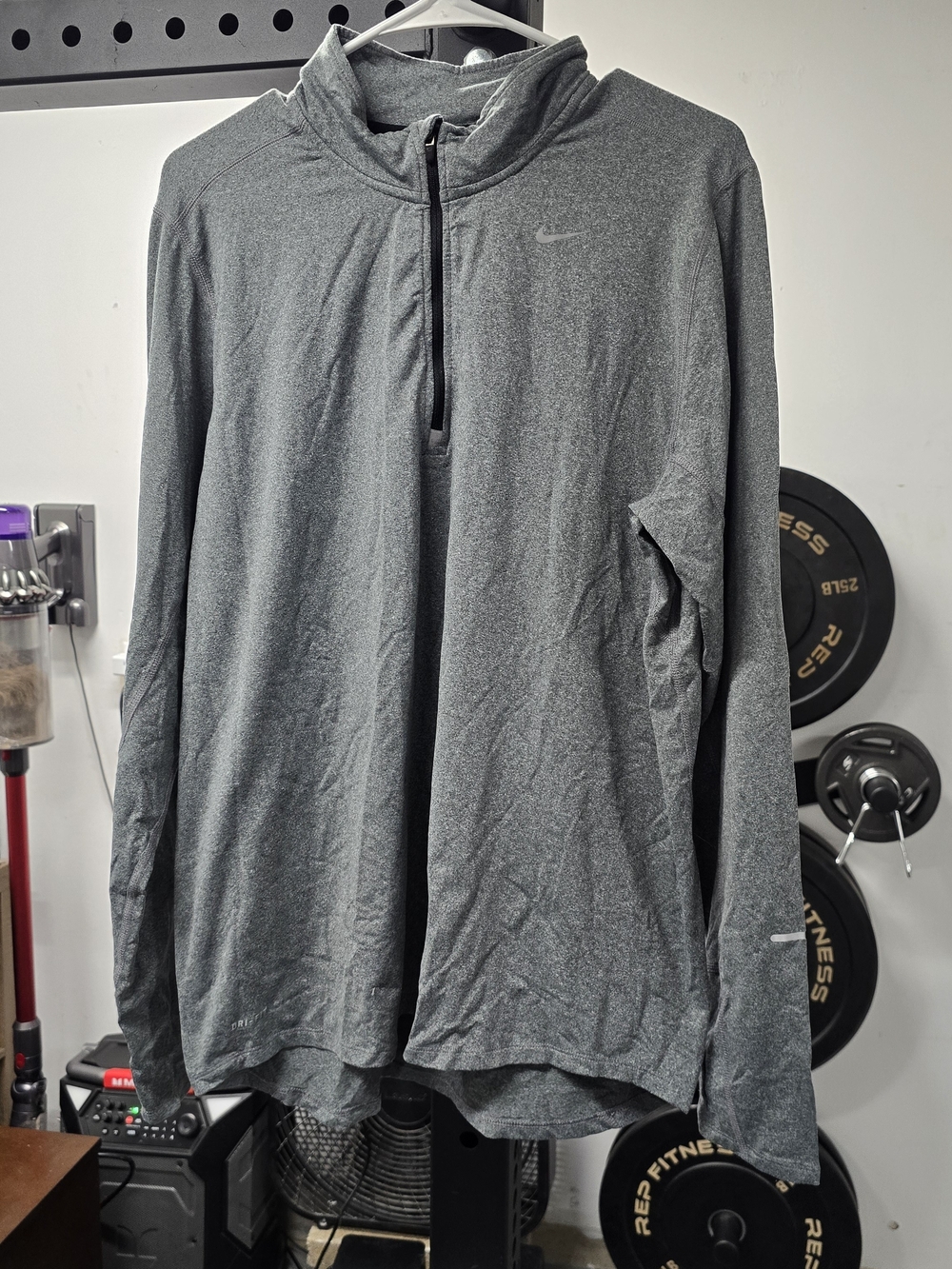 Nike Men’s Gray Quarter-Zip Performance Jacket